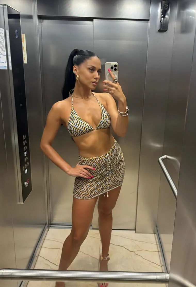 Pjevačicu zbog nedavnog nastupa besramno ismijavaju, tko je cura o kojoj svi pričaju: 'Čak je i njoj nelagodno'