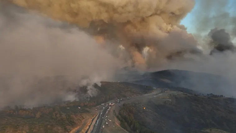 Apokaliptični požari pusto&scaron;e dijelove Europe: Ogla&scaron;ena crvena uzbuna, ljudi bježe iz domova