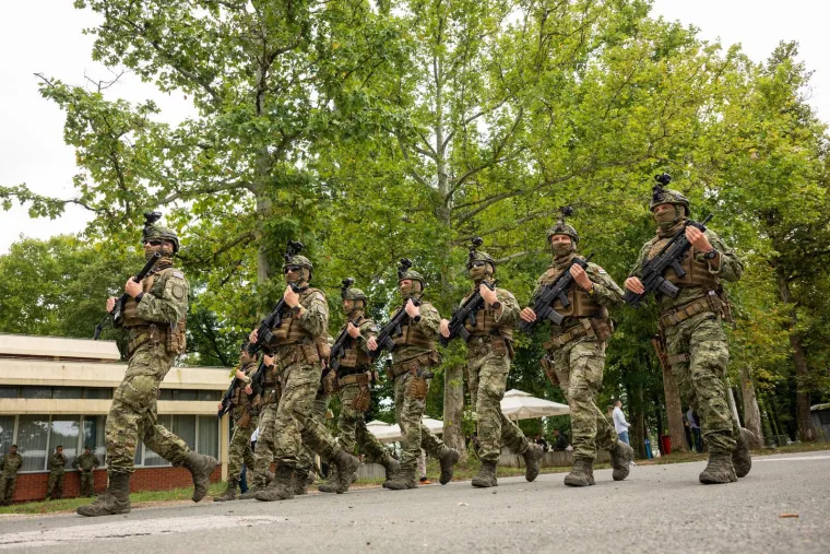 Opake hrvatske vojnikinje pred Anušićem pokazale kako se to radi