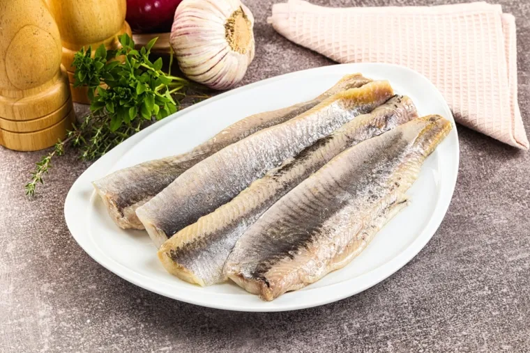 Iako sadrže masnoće, ovih 30 namirnica svakako biste trebali uvrstiti u prehranu