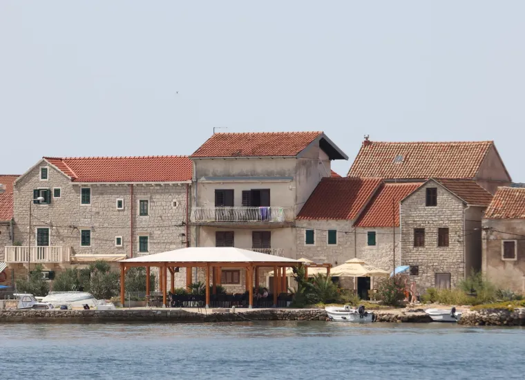 Najmanji naseljeni otok Jadrana nosi divovsku priču o hrabrosti: Ima jedinstven muzej i poseban &scaron;arm