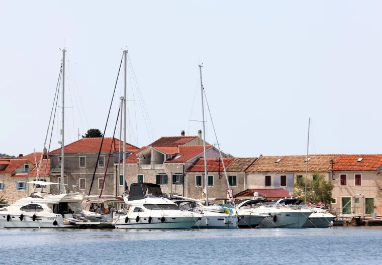 Najmanji naseljeni otok Jadrana nosi divovsku priču o hrabrosti: Ima jedinstven muzej i poseban &scaron;arm