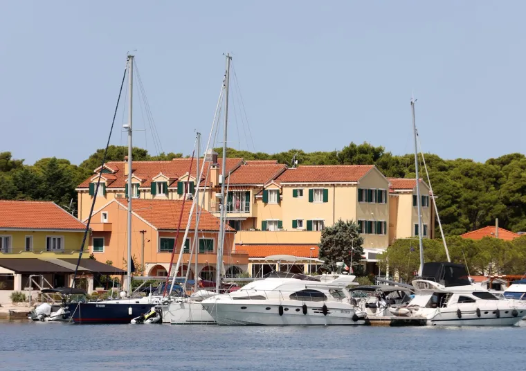 Najmanji naseljeni otok Jadrana nosi divovsku priču o hrabrosti: Ima jedinstven muzej i poseban &scaron;arm