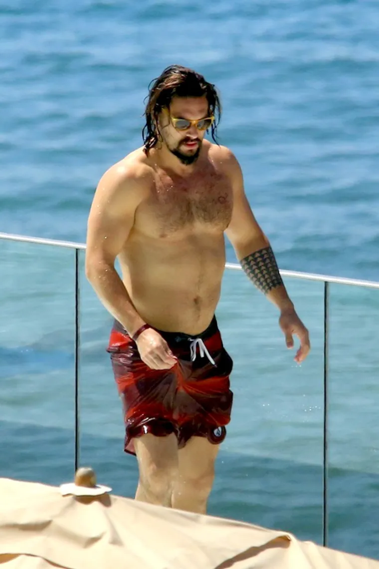 Od manekena surfera do superheroja: Evo kako se muževni Jason Momoa mijenjao kroz vrijeme