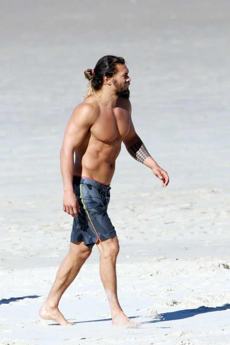 Od manekena surfera do superheroja: Evo kako se muževni Jason Momoa mijenjao kroz vrijeme