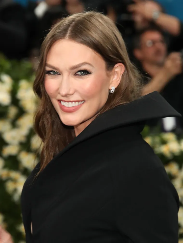 Pisalo se da je bila s Taylor Swift, a onda se udala: Manekenka od 188 centimetara i dalje dominira