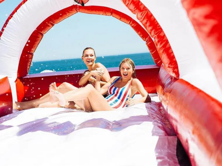 Pisalo se da je bila s Taylor Swift, a onda se udala: Manekenka od 188 centimetara i dalje dominira