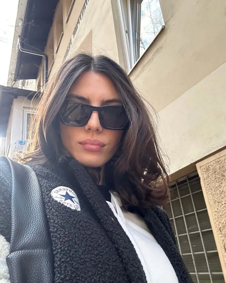 Zaručnica Milo&scaron;a Bikovića rijetko se pojavljuje u medijima, a ovo su njezina najbolja izdanja