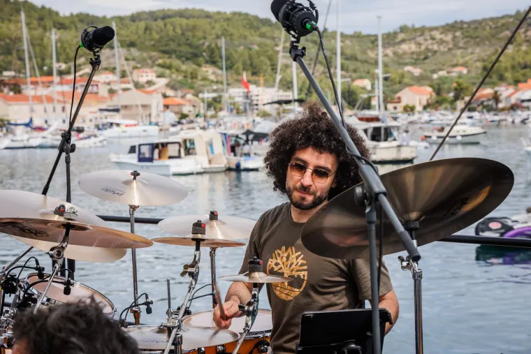 Pripreme za 'Trag u beskraju': Poznata lica pjevat će Oliveru u čast, ovako je izgledala proba