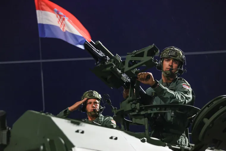 Neviđeni prizori iz samog centra Zagreba: Pogledajte kakva moć je protutnjala ulicama metropole