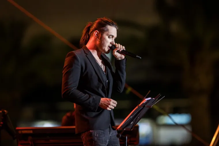 Vela Luka sinoć gorjela uz Oliverove hitove: Evo tko je sve zapjevao u njegovu čast