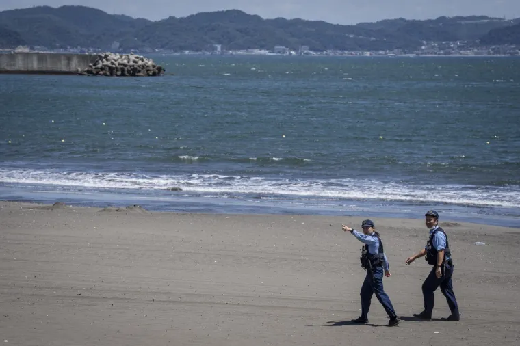 Gužve na cestama i u zračnim lukama, udaraju prvi valovi cunamija