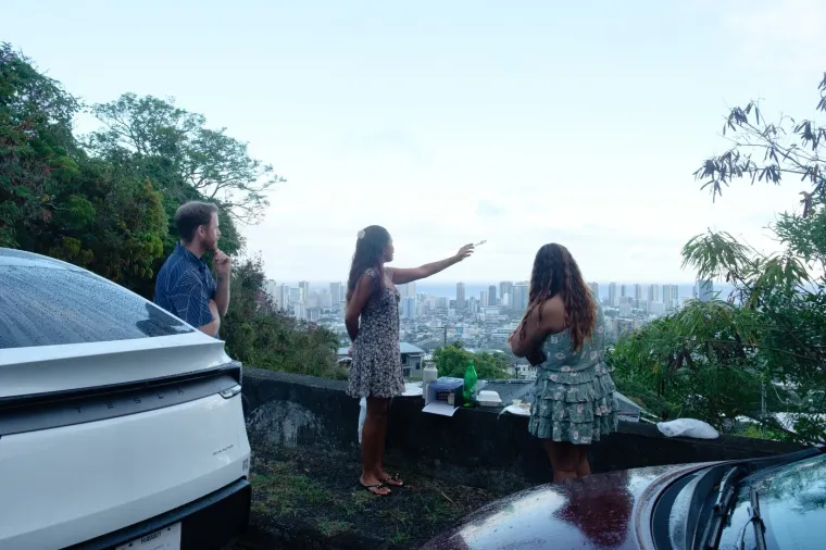 Gužve na cestama i u zračnim lukama, udaraju prvi valovi cunamija