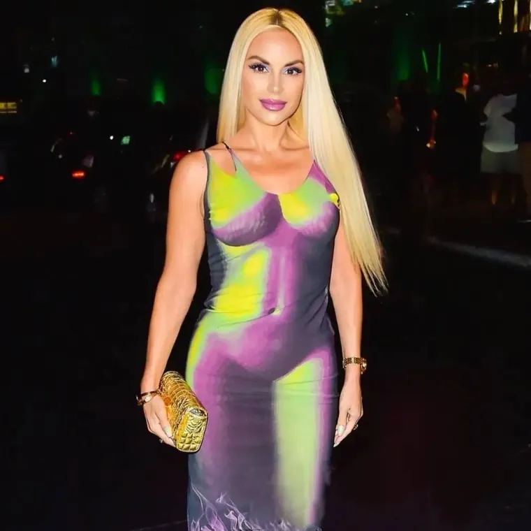 Kraljica plastičnih operacija: Živa Barbika koja tvrdi da joj je opsjednuta lutka kći