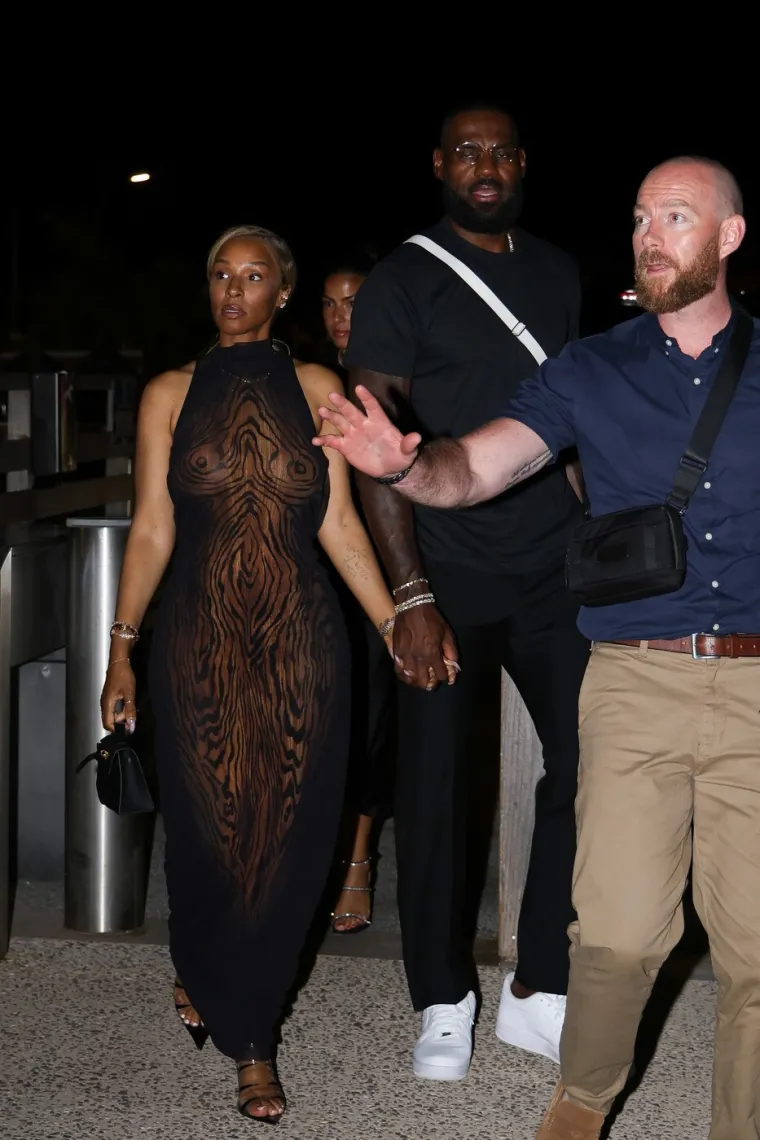 LeBron u drugom planu, njegova supruga je obukla prozirnu haljinu: 'Sve je pokazala!'