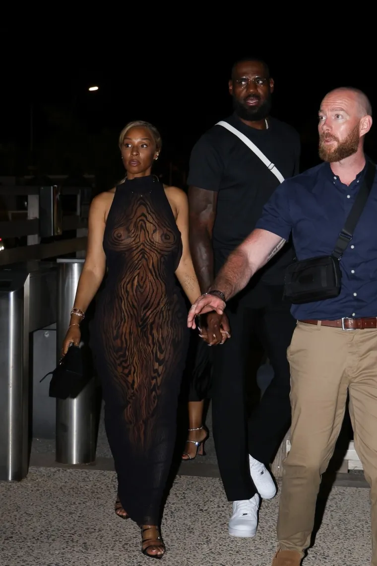 LeBron u drugom planu, njegova supruga je obukla prozirnu haljinu: 'Sve je pokazala!'
