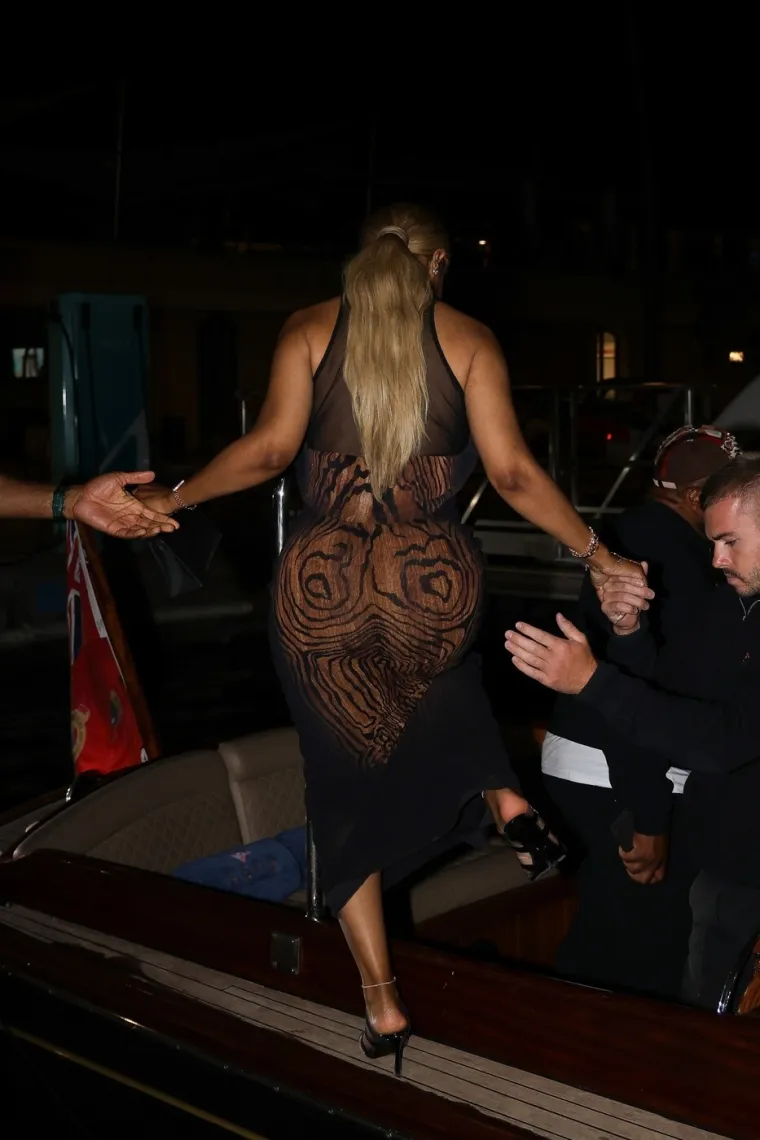 LeBron u drugom planu, njegova supruga je obukla prozirnu haljinu: 'Sve je pokazala!'