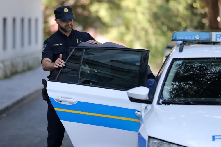 Pogledajte privođenje redara osumnjičenih za premlaćivanje Slovenca: 'Bili su ljuti kao risovi'