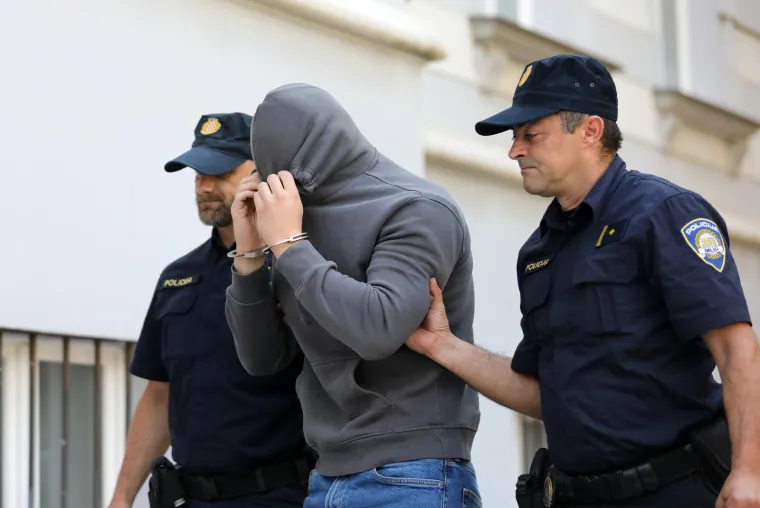 Pogledajte privođenje redara osumnjičenih za premlaćivanje Slovenca: 'Bili su ljuti kao risovi'