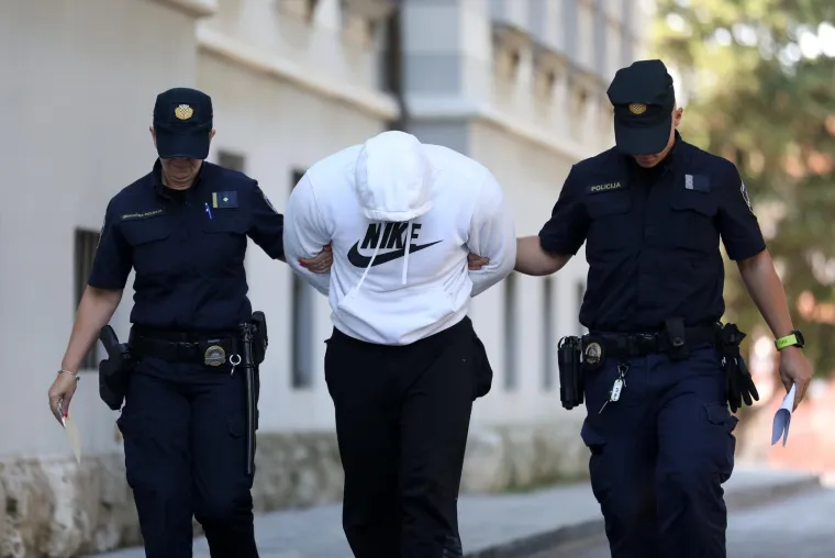 Pogledajte privođenje redara osumnjičenih za premlaćivanje Slovenca: 'Bili su ljuti kao risovi'