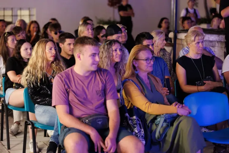 Nitko ih nije mogao ignorirati: Zaljubljeni golupčići u Zadru rastopili srca svih prolaznika