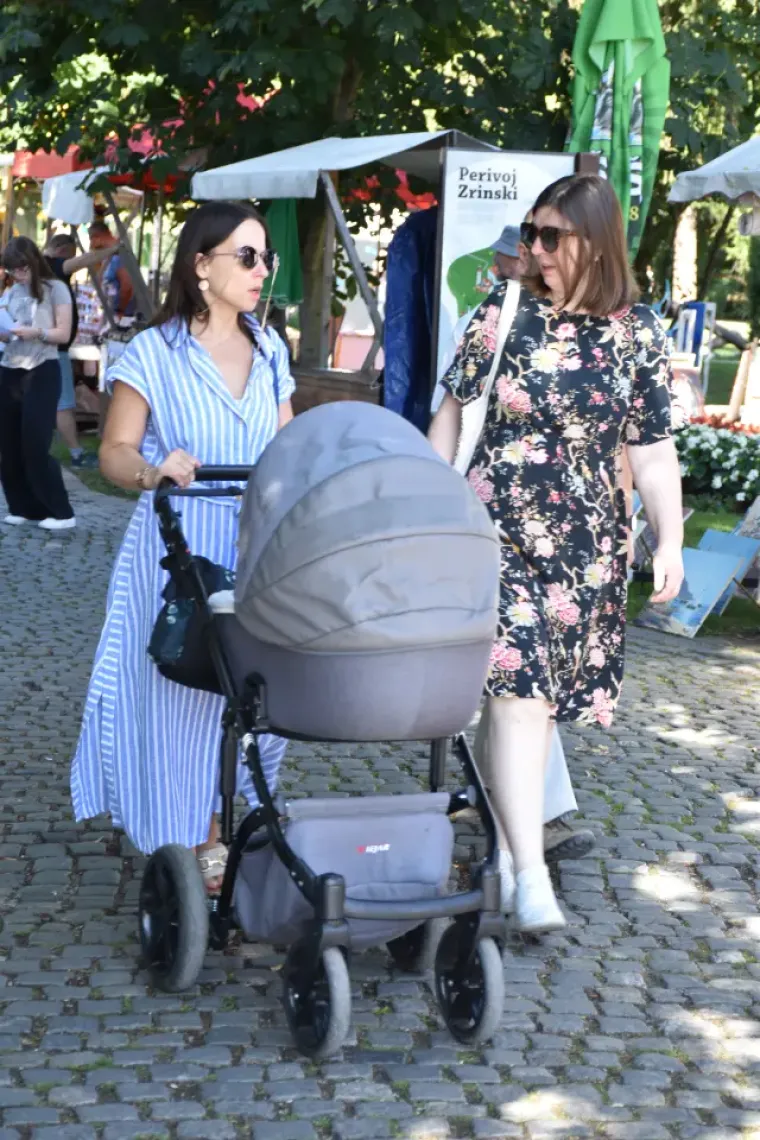 Tandem iz snova: Dvije plavu&scaron;e privukle pažnju u Čakovcu, izgledale kao sestre