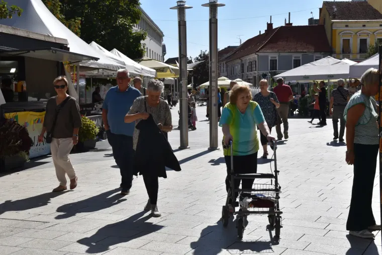 Tandem iz snova: Dvije plavu&scaron;e privukle pažnju u Čakovcu, izgledale kao sestre