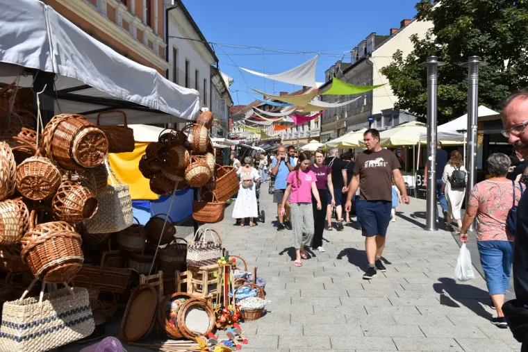 Tandem iz snova: Dvije plavu&scaron;e privukle pažnju u Čakovcu, izgledale kao sestre