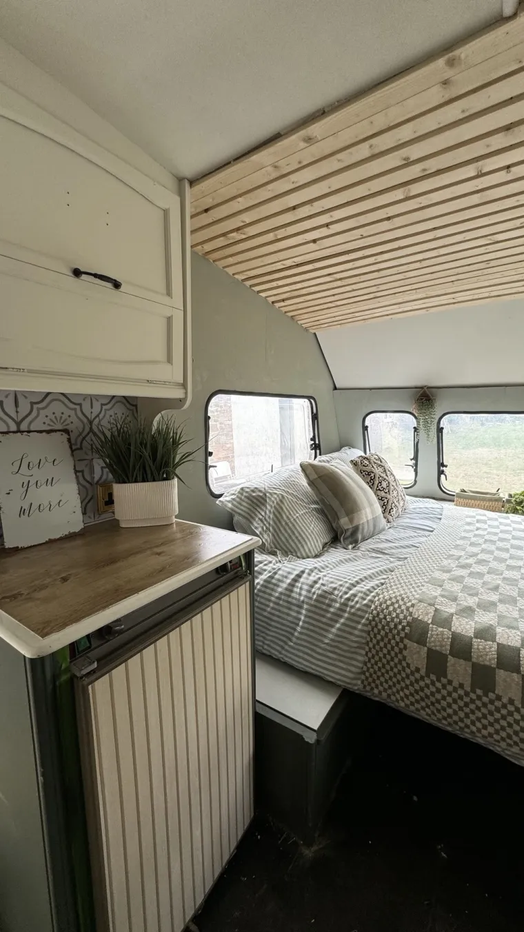 Od zapu&scaron;tene kamp kućice stvorila je dom iz snova: Nećete vjerovati koliko je potro&scaron;ila na uređenje