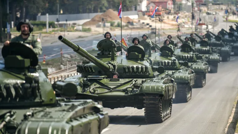 Te&scaron;ka ma&scaron;inerija Hrvatske vojske na ulicama Zagreba: Pogledajte tko se pojavio od faca