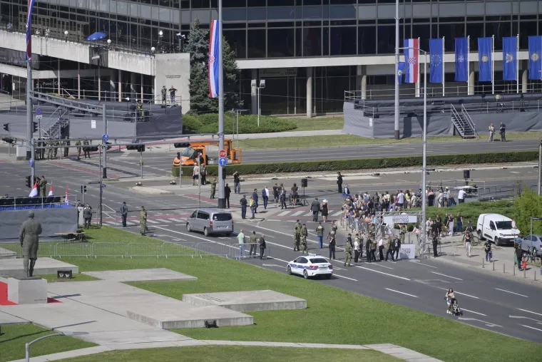 Te&scaron;ka ma&scaron;inerija Hrvatske vojske na ulicama Zagreba: Pogledajte tko se pojavio od faca