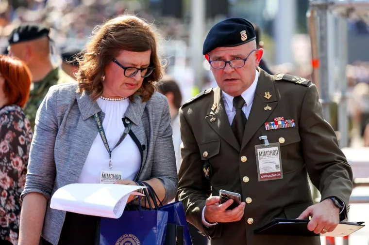 Te&scaron;ka ma&scaron;inerija Hrvatske vojske na ulicama Zagreba: Pogledajte tko se pojavio od faca