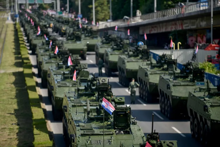 Spektakularni prizori s mimohoda: Hrvatska pokazala mišiće regiji i svijetu