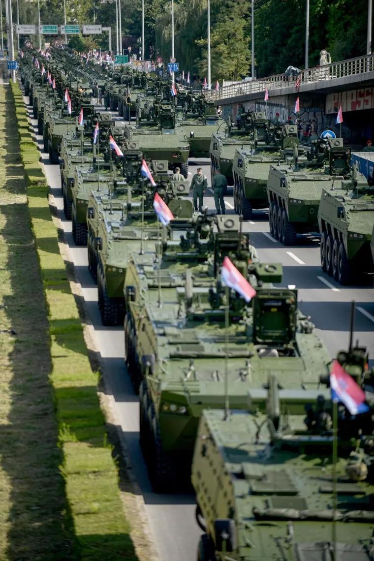 Spektakularni prizori s mimohoda: Hrvatska pokazala mišiće regiji i svijetu