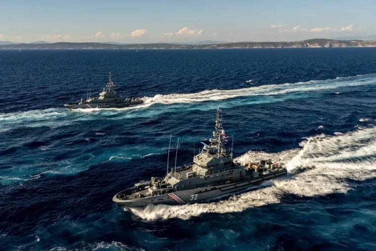 I mimoplov je odradio svoje! Moćni brodovi hrvatske ratne mornarice ostavili sve bez daha: Pogledajte 'ples' na moru