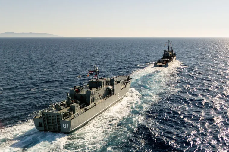 I mimoplov je odradio svoje! Moćni brodovi hrvatske ratne mornarice ostavili sve bez daha: Pogledajte 'ples' na moru