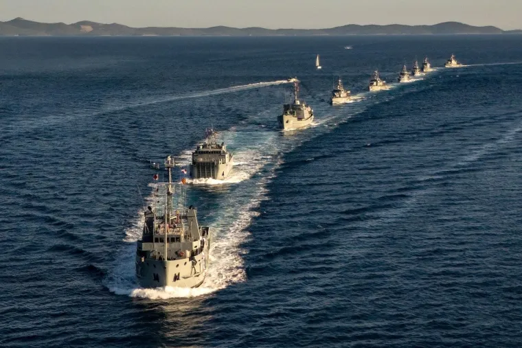 I mimoplov je odradio svoje! Moćni brodovi hrvatske ratne mornarice ostavili sve bez daha: Pogledajte 'ples' na moru