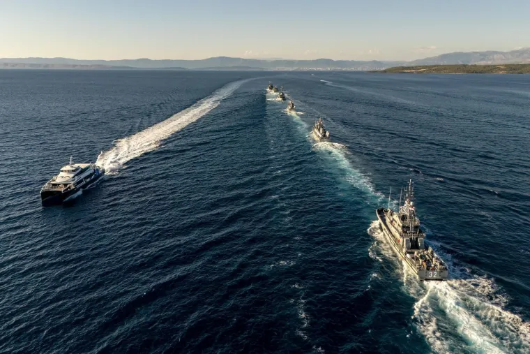 I mimoplov je odradio svoje! Moćni brodovi hrvatske ratne mornarice ostavili sve bez daha: Pogledajte 'ples' na moru