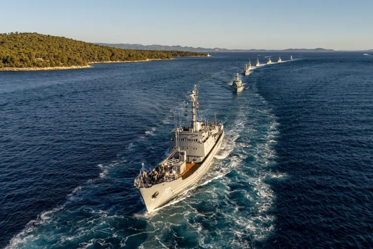 I mimoplov je odradio svoje! Moćni brodovi hrvatske ratne mornarice ostavili sve bez daha: Pogledajte 'ples' na moru