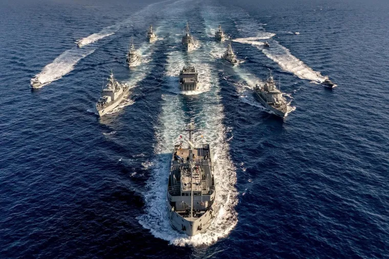 I mimoplov je odradio svoje! Moćni brodovi hrvatske ratne mornarice ostavili sve bez daha: Pogledajte 'ples' na moru