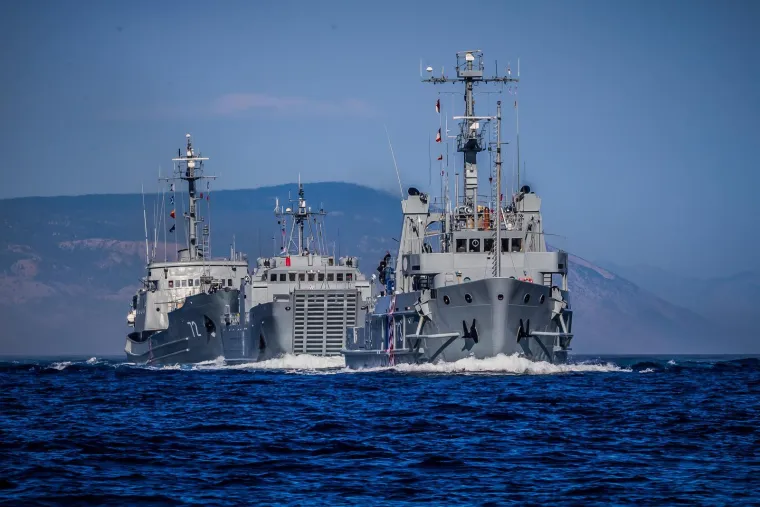 I mimoplov je odradio svoje! Moćni brodovi hrvatske ratne mornarice ostavili sve bez daha: Pogledajte 'ples' na moru