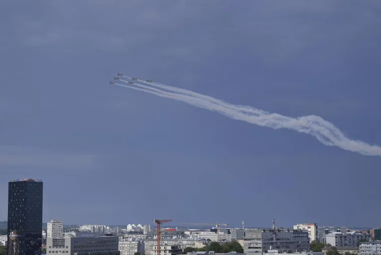 Rafalei zagrmili na nebu iznad Zagreba: Ovako ne&scaron;to ne viđa se često