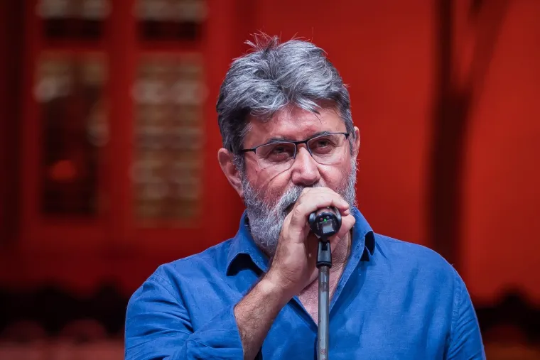 Kakvi zaljubljeni pogledi: Ante Gelo i Jelena Perčin nikad prisniji na koncertu u čast Oliveru