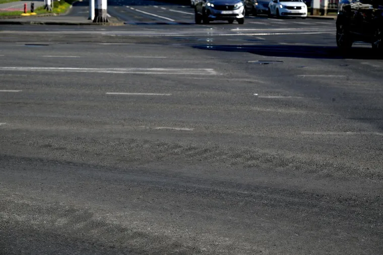 Tenkovi i oklopna vozila su ostavila svoje: Pogledajte preorane ulice nakon mimohoda