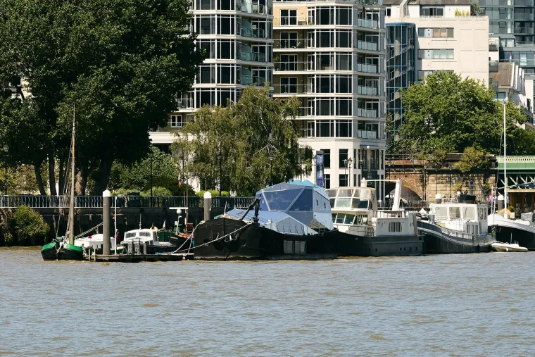 Teretni brod iz 50-ih preuređen je u boemski prostor: Izgleda poput bajke, a cijena je nevjerojatna