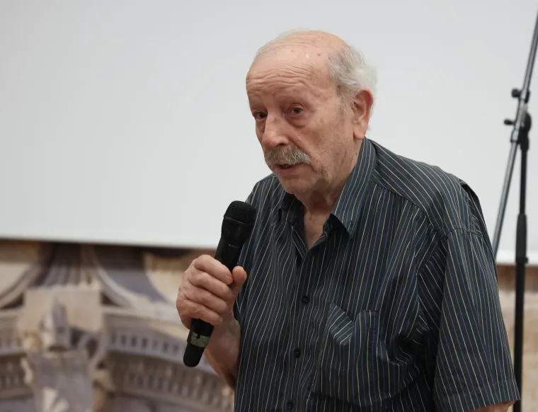 Tuga na licima bližnjih: Održana komemoracija u &Scaron;ibeniku za Peru Mioča