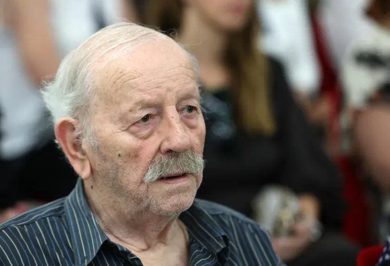 Tuga na licima bližnjih: Održana komemoracija u &Scaron;ibeniku za Peru Mioča