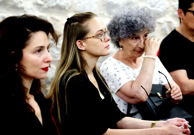 Tuga na licima bližnjih: Održana komemoracija u &Scaron;ibeniku za Peru Mioča