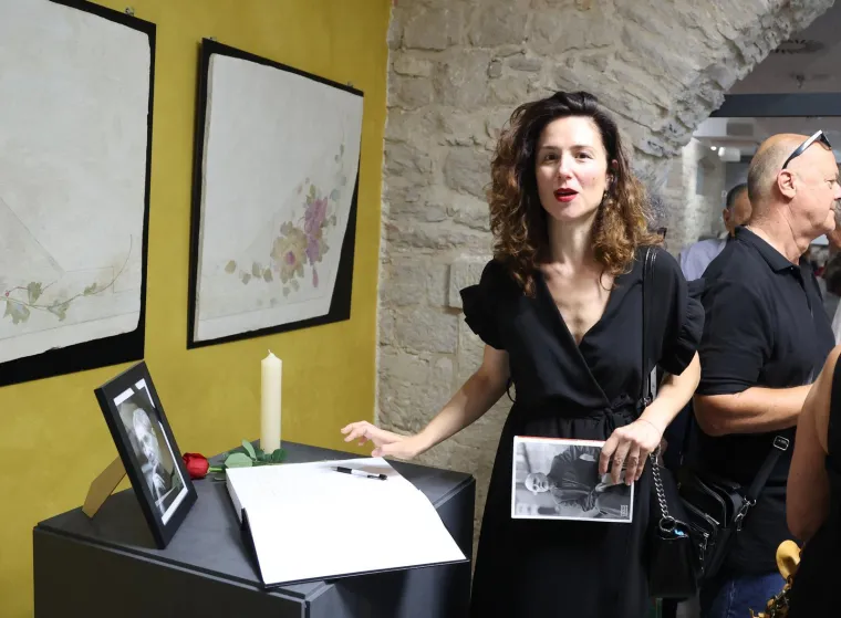 Tuga na licima bližnjih: Održana komemoracija u &Scaron;ibeniku za Peru Mioča