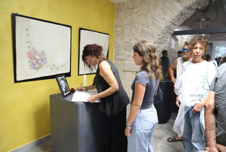 Tuga na licima bližnjih: Održana komemoracija u &Scaron;ibeniku za Peru Mioča